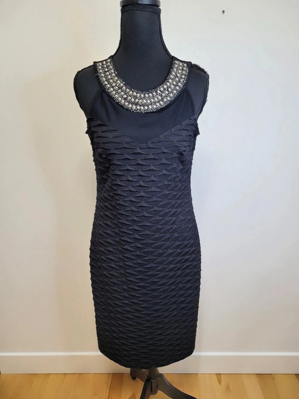 FRANK LYMAN Beaded Mesh Illusion Neckline Ribbon Textured Dress Size 8 Like New